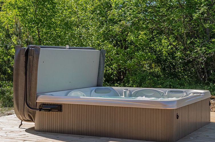 Vakantiehuis "Ileana" -  from the sea