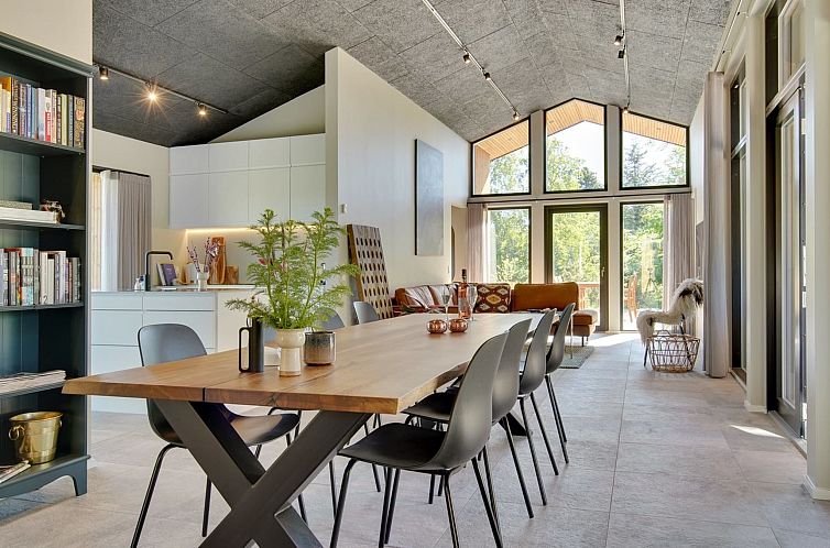 Vakantiehuis "Ileana" -  from the sea