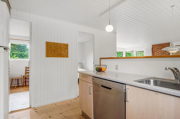 Vakantiehuis "Ivar" -  from the sea