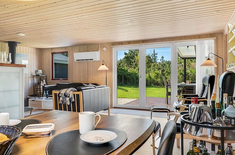 Vakantiehuis "Rajna" - 500m to the fjord