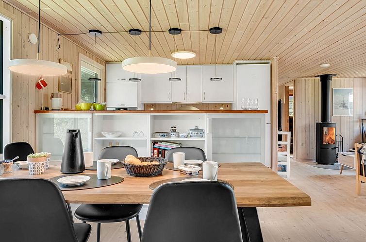 Vakantiehuis "Rajna" - 500m to the fjord