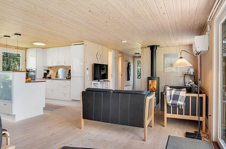 Vakantiehuis "Rajna" - 500m to the fjord