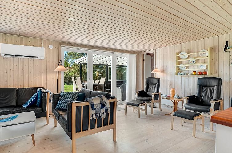 Vakantiehuis "Rajna" - 500m to the fjord