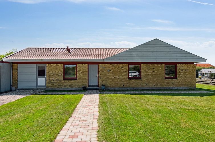 Vakantiehuis "Ingward" - 750m from the sea