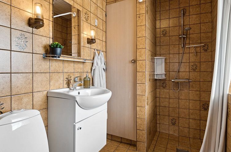 Vakantiehuis "Ingward" - 750m from the sea