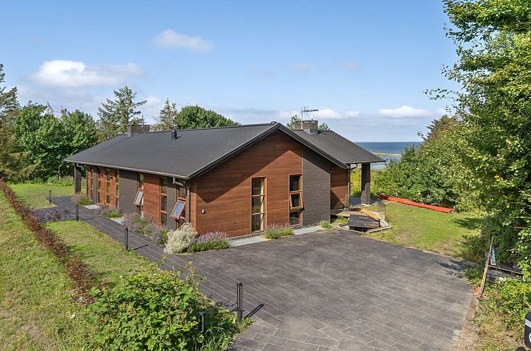 Vakantiehuis "Andri" - 600m to the fjord