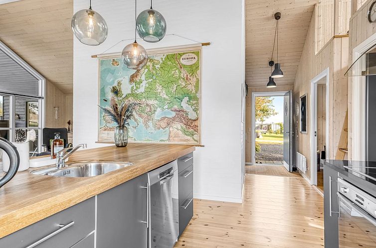 Vakantiehuis "Angantir" - 700m to the fjord