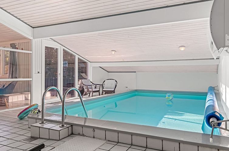 Vakantiehuis "Halwarth" - 250m from the sea