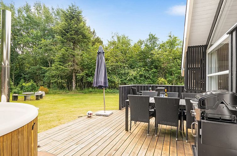 Vakantiehuis "Amundi" - 500m from the sea