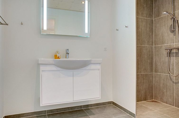 Vakantiehuis "Alona" - 250m from the sea