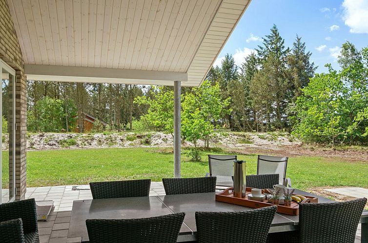 Vakantiehuis "Alona" - 250m from the sea