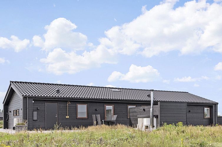 Vakantiehuis "Frithbjorn" - 900m from the sea