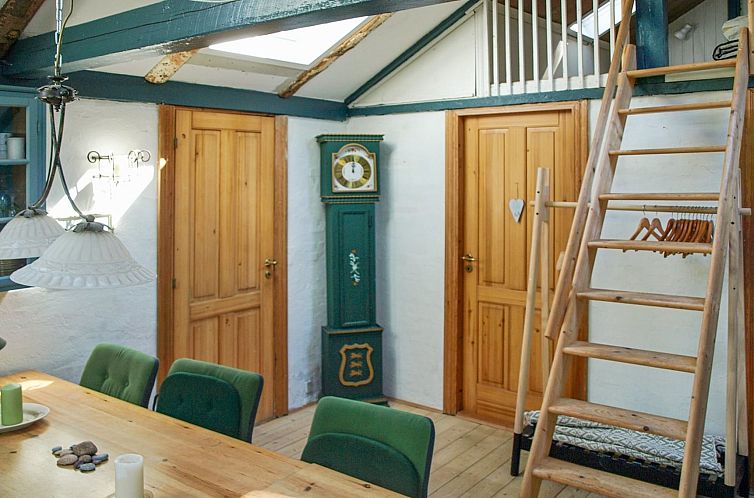 Vakantiehuis "Laurine" - 2.7km from the sea