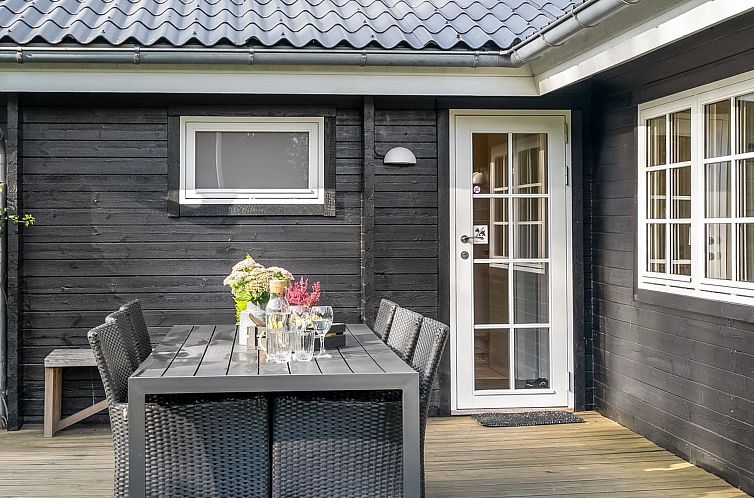 Vakantiehuis "Evi" - 500m from the sea