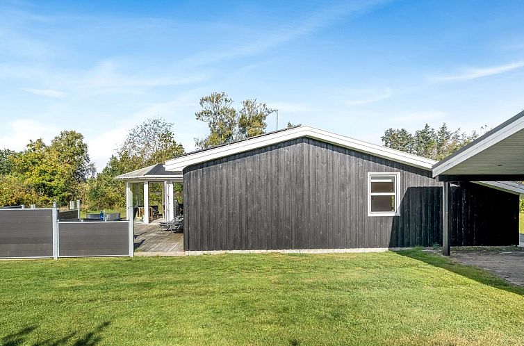 Vakantiehuis "Martina" - 500m from the sea