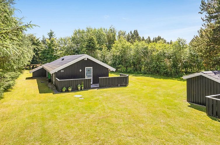 Vakantiehuis "Amundi" - 500m from the sea