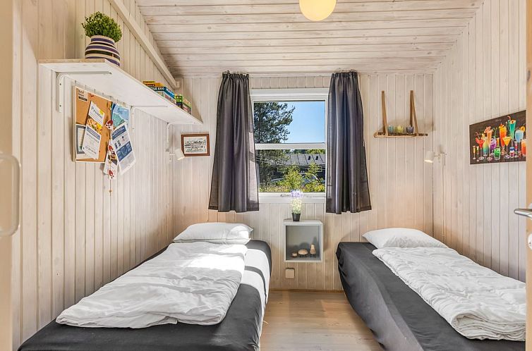Vakantiehuis "Olli" - 600m from the sea