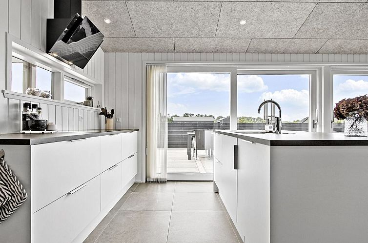 Vakantiehuis "Frithbjorn" - 900m from the sea