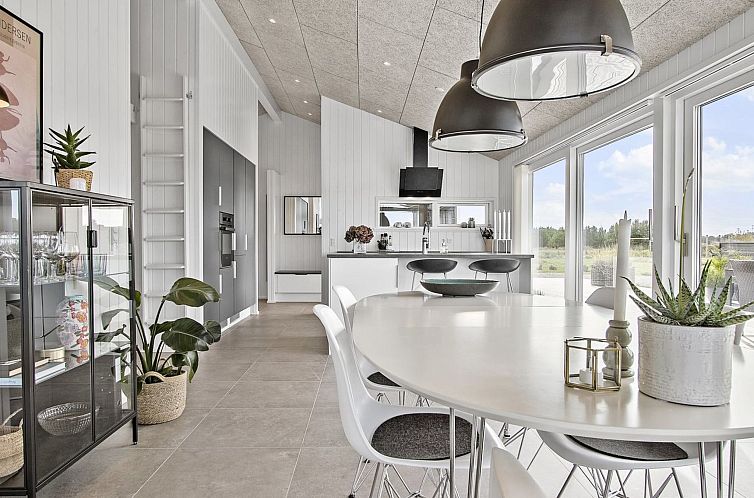 Vakantiehuis "Frithbjorn" - 900m from the sea