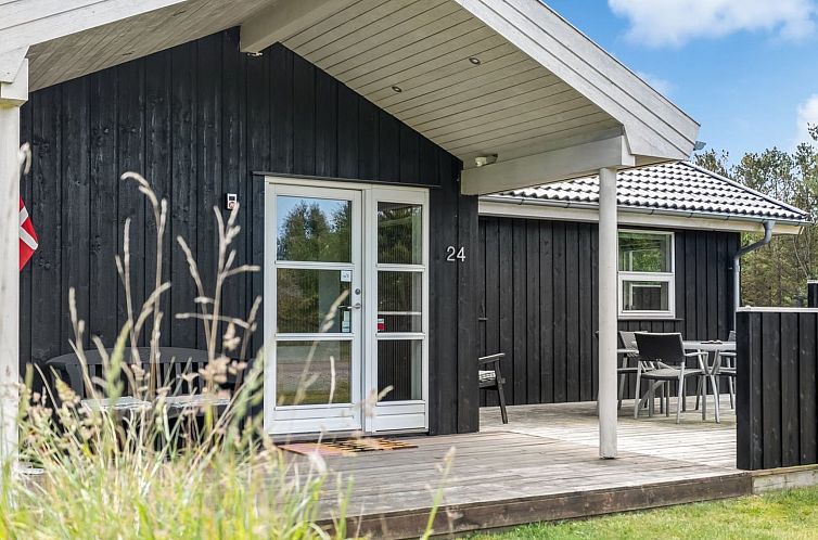 Vakantiehuis "Oddvar" - 400m from the sea