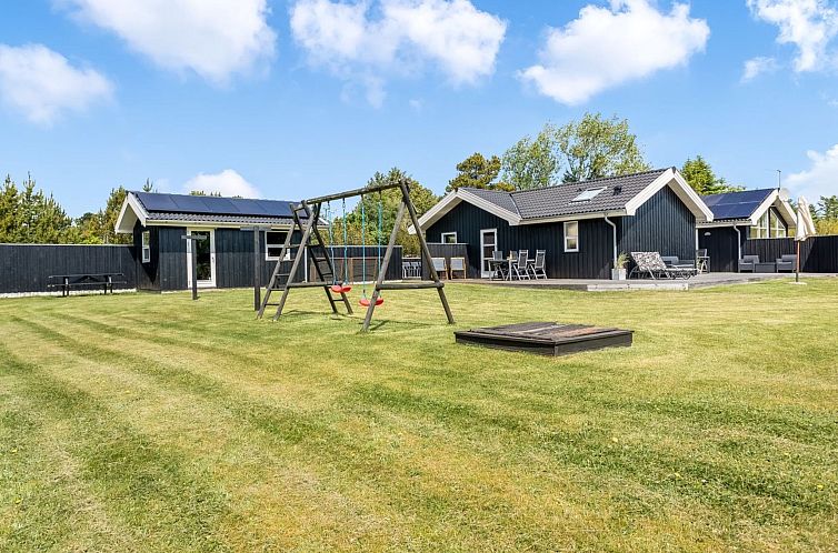 Vakantiehuis "Oddvar" - 400m from the sea