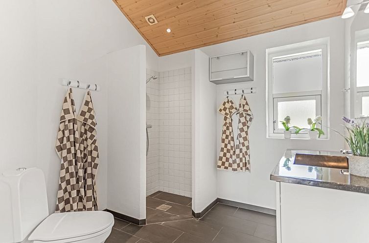 Vakantiehuis "Oddvar" - 400m from the sea