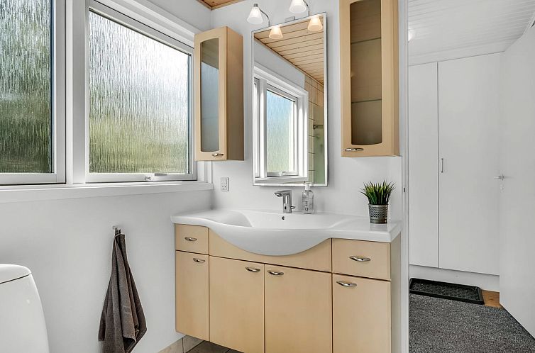 Vakantiehuis "Elisabete" - 200m to the fjord