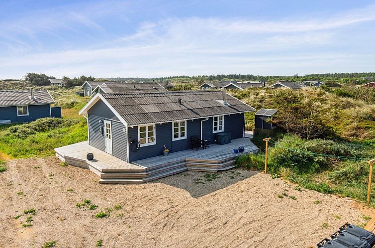 Vakantiehuis "Wulfhard" - 400m from the sea