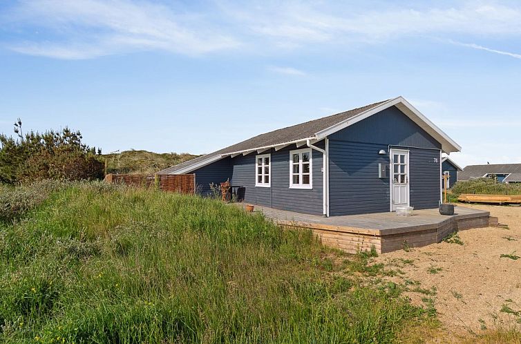 Vakantiehuis "Wulfhard" - 400m from the sea