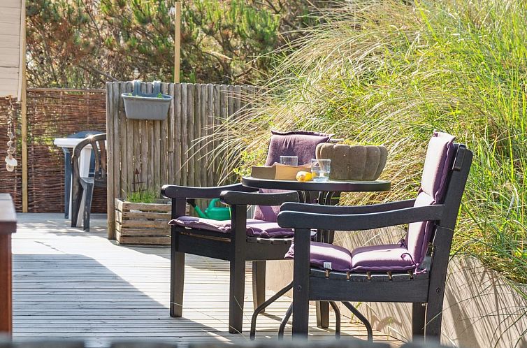 Vakantiehuis "Wulfhard" - 400m from the sea