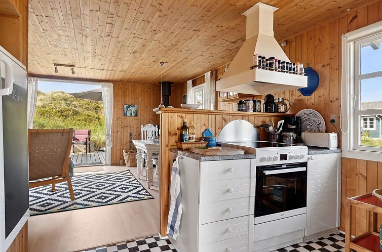 Vakantiehuis "Wulfhard" - 400m from the sea