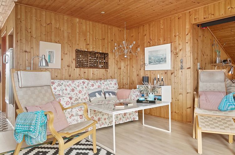 Vakantiehuis "Wulfhard" - 400m from the sea