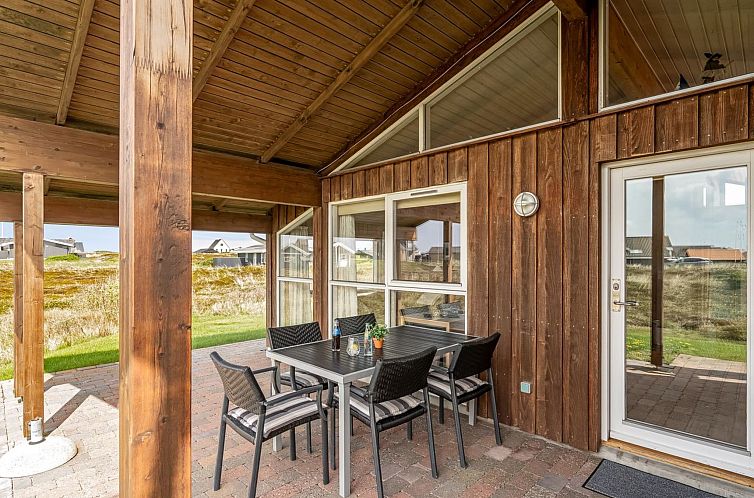 Vakantiehuis "Hughe" - 200m from the sea