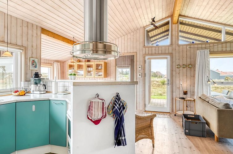 Vakantiehuis "Hughe" - 200m from the sea