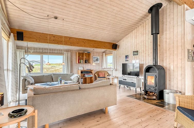 Vakantiehuis "Hughe" - 200m from the sea