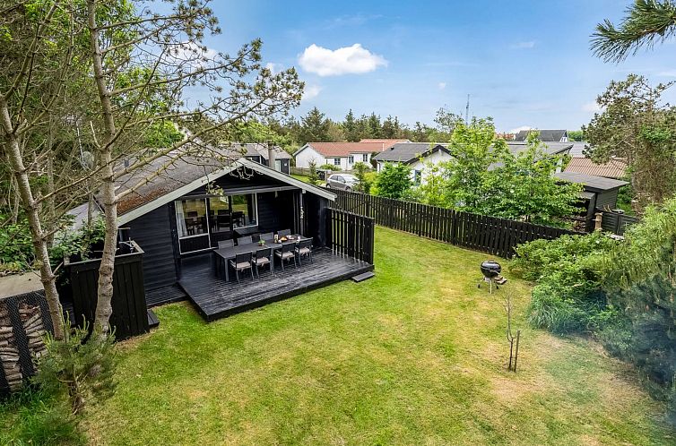 Vakantiehuis "Jukka" - 2km from the sea