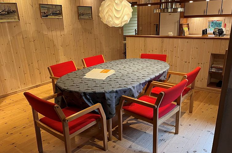 Vakantiehuis "Eljena" - 600m from the sea