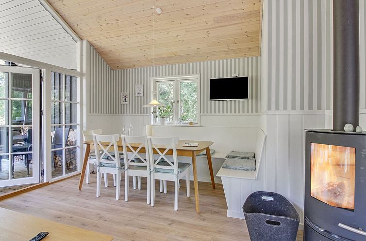 Vakantiehuis "Santtu" - 600m from the sea