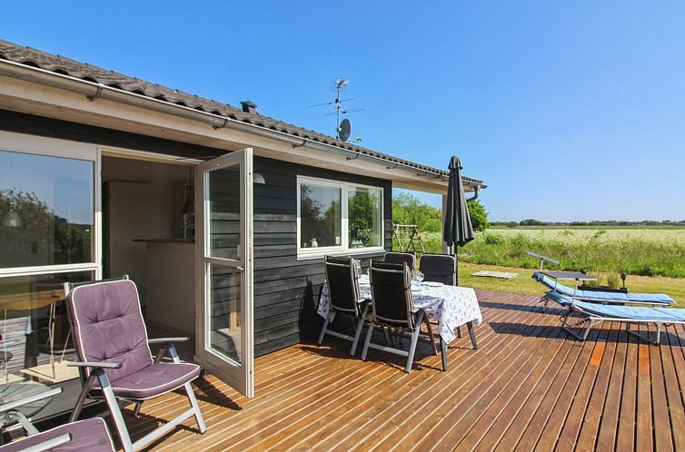 Vakantiehuis "Hampus" - 500m from the sea