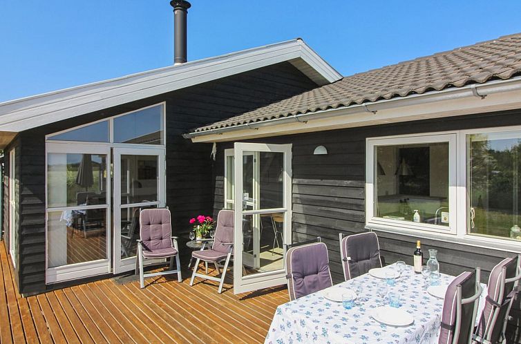 Vakantiehuis "Hampus" - 500m from the sea
