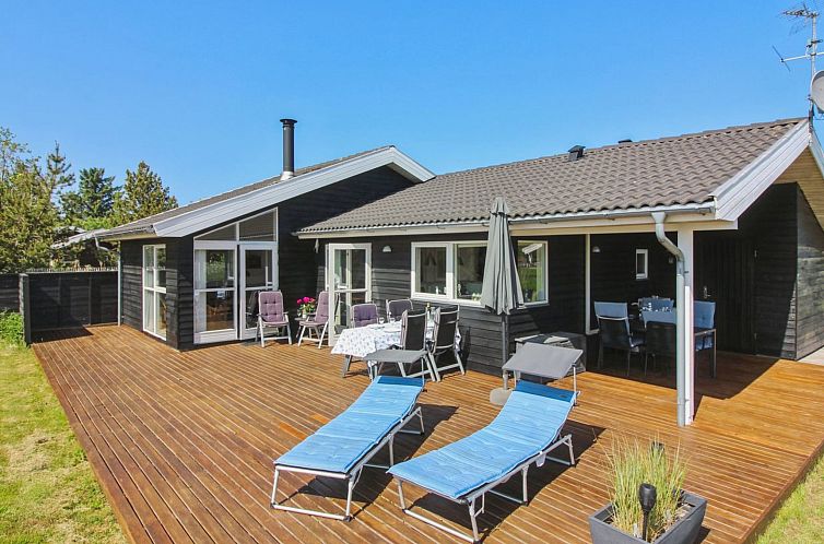 Vakantiehuis "Hampus" - 500m from the sea