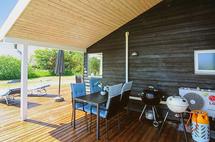 Vakantiehuis "Hampus" - 500m from the sea