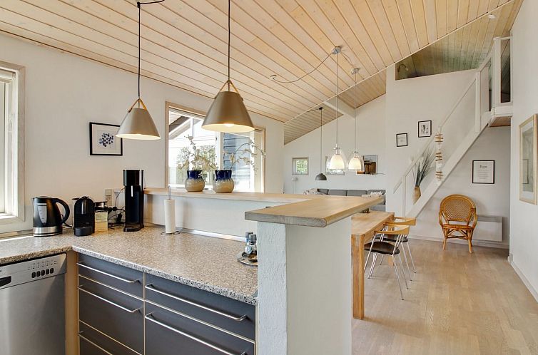 Vakantiehuis "Hampus" - 500m from the sea