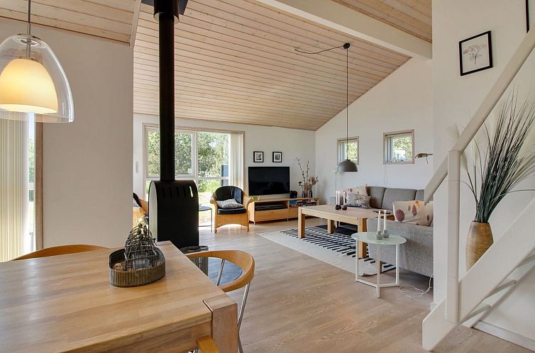 Vakantiehuis "Hampus" - 500m from the sea