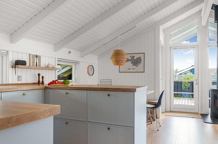 Vakantiehuis "Santeri" - 180m from the sea