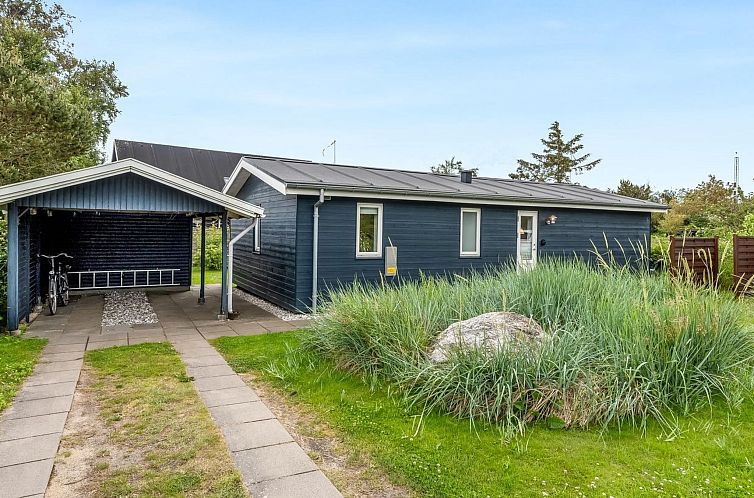 Vakantiehuis "Tinka" - 100m from the sea