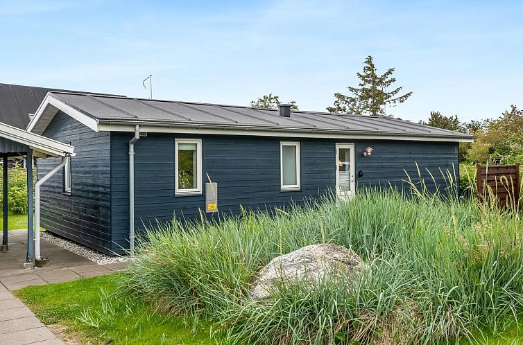 Vakantiehuis "Tinka" - 100m from the sea