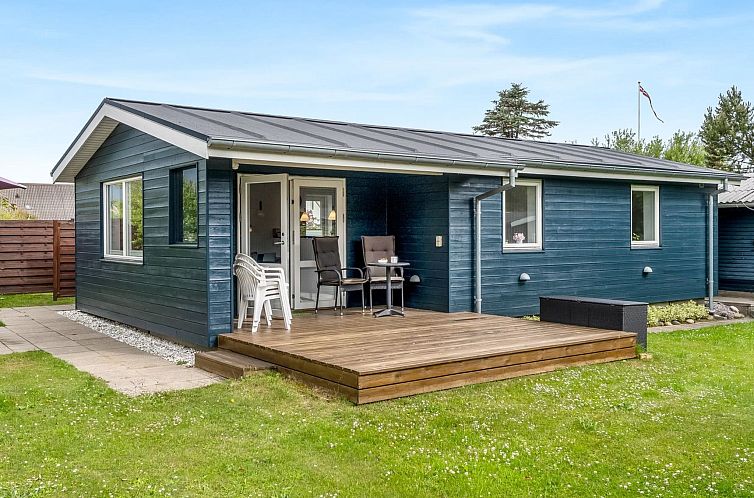 Vakantiehuis "Tinka" - 100m from the sea
