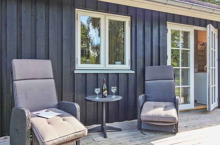 Vakantiehuis "Santtu" - 600m from the sea