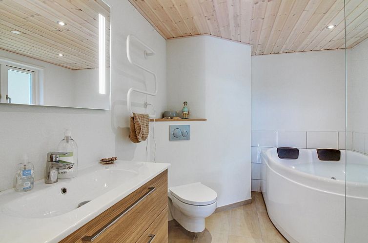 Vakantiehuis "Santtu" - 600m from the sea